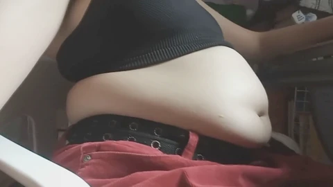 Stomach, tight clothes