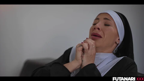 Milf contro la shemale tatuata Natalie Cherie che eiacula ovunque