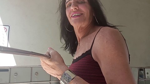 Lizzy Yum - regreso a casa de Lizzy con un sexy giro BDSM que presenta placer postoperatorio de shemale